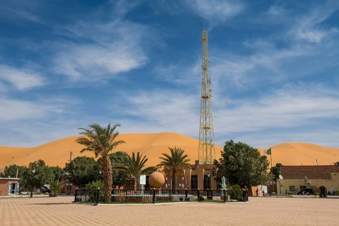 Sanddunes behind the oasis of Taghit