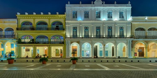 Colonial buildings at Plaza Vieja at night