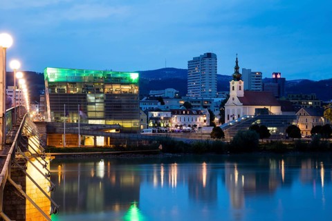 Ars Electronica Center and Bank of the Danube