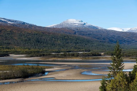Wide river course of the Glomaga