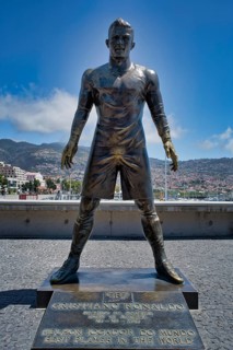 Bronze statue CR7 Cristiano Ronaldo