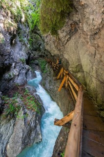 Narrow gorge