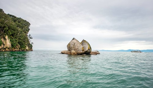 Cleaved rock