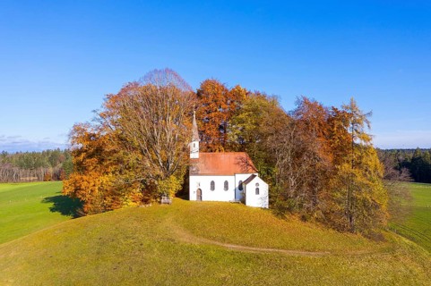 Chapel St. Koloman in autumn