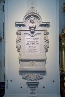 Heart of composer Frederic Chopins buried in a column