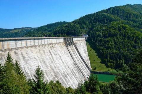 Dam wall