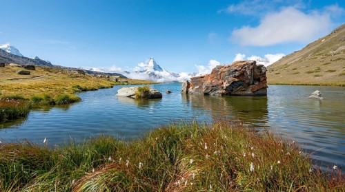 Lake Stellisee and snow-covered Matterhorn