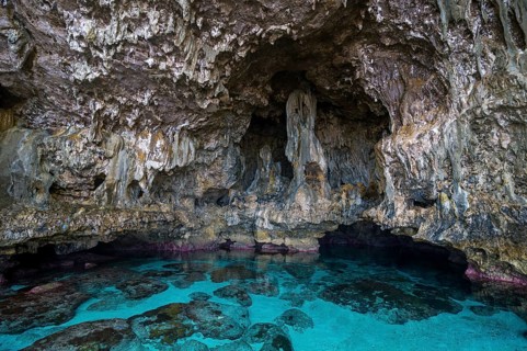 Avaiki rock tide pools