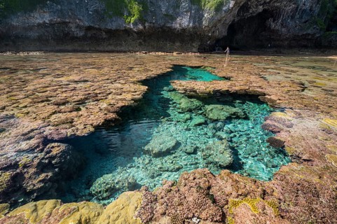 Avaiki rock tide pools