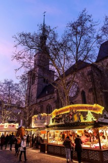 Candy stand in front of the Reinoldi church