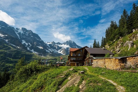 Mountain inn Tschingelhorn