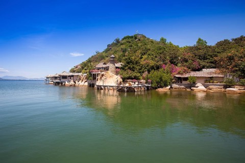 Small bungalow resort Ngoc Suong