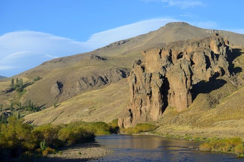 Bizarre rocks on the Rio Alumine