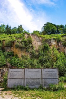 Parachutist wall in the quarry