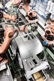 Robots welding a car at Mercedes-Benz