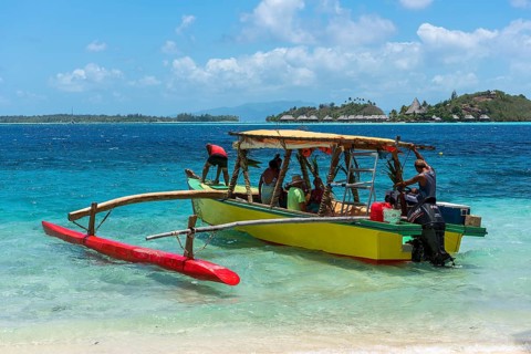 Shuttle outrigger boat