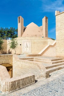 Wind catchers and water reservoir