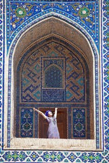 Uzbek in a pointed arch niche of the Ulug'Bek Medrese