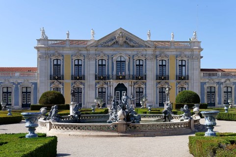 Palacio Nacional de Queluz with fountain and baroque garden