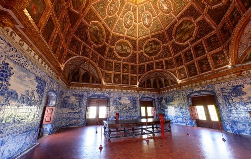Hall of Stags with azulejos