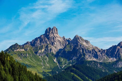 Gosaukamm with mountain peak Bischofsmuetze