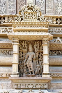 Sculptures on the walls of Lakshmana Temple