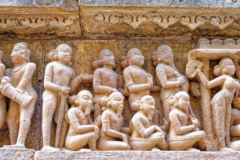 Sculptures on the walls of Lakshmana Temple