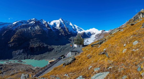 Wilhelm Swarovski Observatory in front of Grossglockner