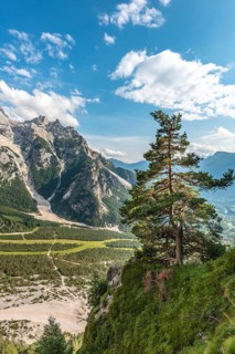 View from the hiking trail to the Rifugio San Marco