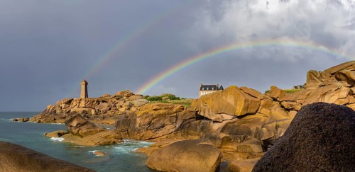 Phare de Men Ruz and Villa of Gustave Eiffel with double rainbow