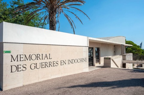 Entrance area of the necropolis Memorial des Guerres en Indochine