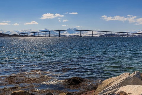 Sandnessund bridge over the Sandnessund in backlight