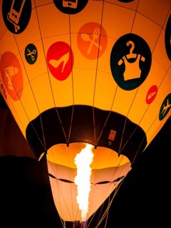 Lighting of a hot-air balloon