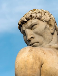 Athlete statue at Stadio dei Marmi