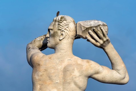 Athlete statue at Stadio dei Marmi