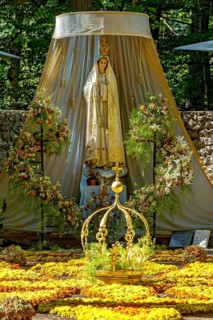 Statue of the Madonna