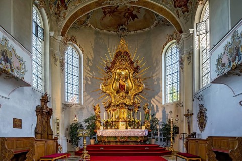 High altar with picture of the Painful Mother of God