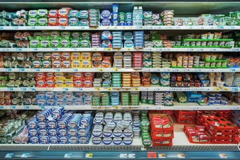 Cooling shelf with cream cheese