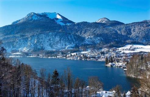 Sankt Gilgen on Lake Wolfgang with the Zwoelferhorn