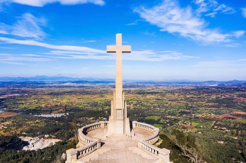 Stone cross Creu de Picot on Puig des Mila