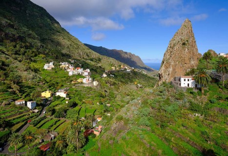 Barranco del Cedro with Roque Pedro