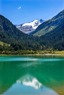 Wildgerlossee with view to the Reichenspitze