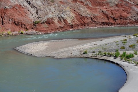 Barren landscape at the Rio Grande