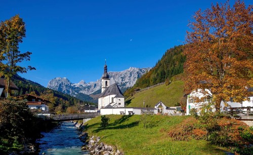 Parish church Sankt Sebastian with Reiteralpe
