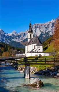 Parish church Sankt Sebastian with Reiteralpe
