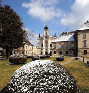 Raitenhaslach monastery in winter