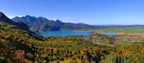 Lake Kochel with dukedom and home garden