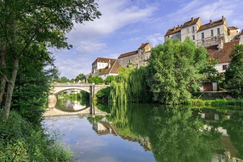 River Ognon and view of the old town