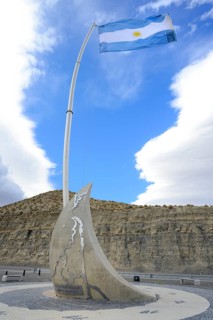 Monument in the half of Route 40