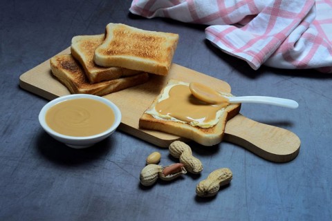 Peanut puree on toast